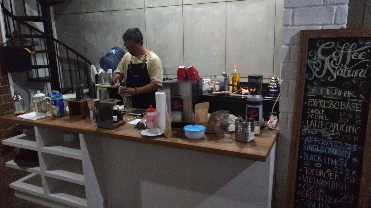 Roemah Kesambi Hotel Cirebon Esterno foto